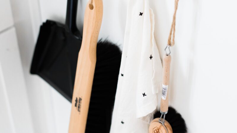 Comparing Upright And Canister Vacuum Cleaners: Pros And Cons